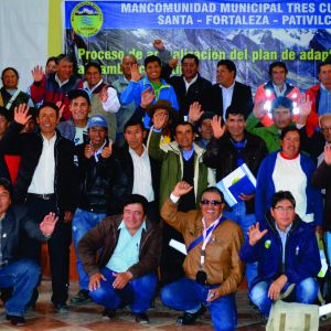 Compromiso de los alcaldes y presidentes de las comunidades campesinas en la actualización del Plan de Adaptación al Cambio Climático en la Mancomunidad Municipal Tres Cuencas en Chuiquián-Ancash